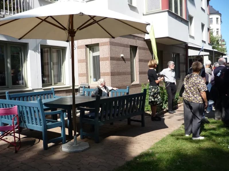 Spazi esterni condivisi del cohousing Fardknappen a Stoccolma