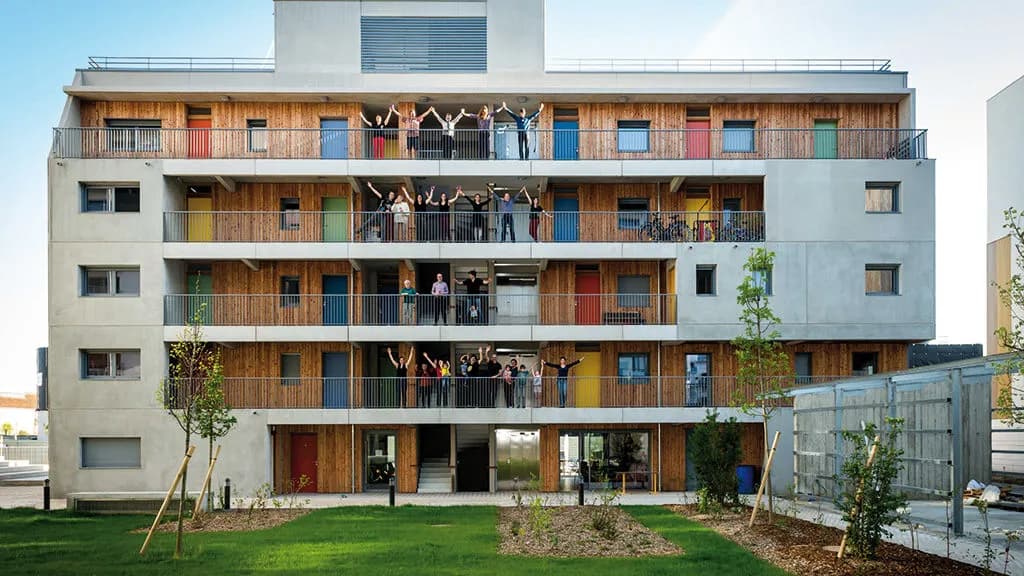Edificio del cohousing Quatre Vents nell'eco-quartiere La Cartoucherie a Tolosa